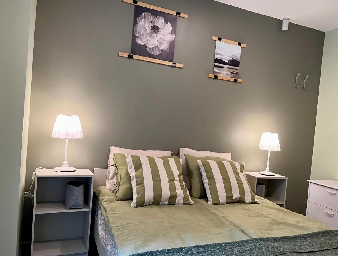 Cozy Vibes Like Home It Is Quiet Apartment With Three Bedrooms Riga Eksteriør billede